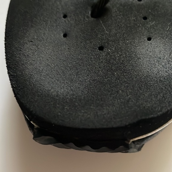 VOLATILE woman’s flip flop wedge, size 10, black with silver sequence, used. - Picture 4 of 15